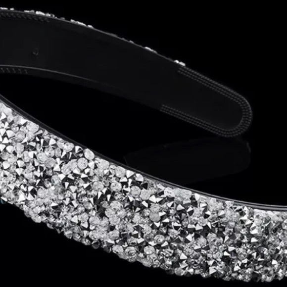 2X$30FROM NEWYORK TO PARIS IT’S ON EVERYONE HEAD - Picture 5 of 8